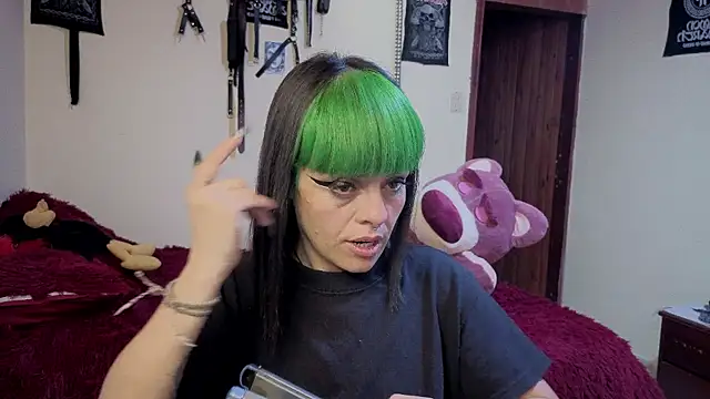 freyaa_sorcerees' Live Sex Cam Show