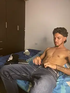 Kriss_Edwards Show Webcam