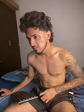 Kriss_Edwards Show in webcam