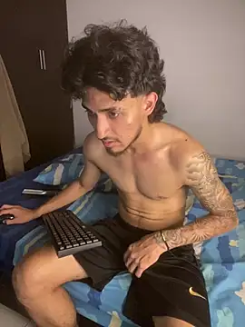 הופעת וובקאם של Kriss_Edwards