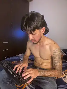 הופעת וובקאם של Kriss_Edwards
