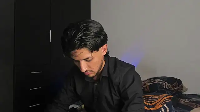 Kriss_Edwards' Webcam Show