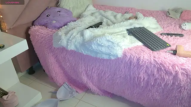 eva_sin18's Live Chat Room