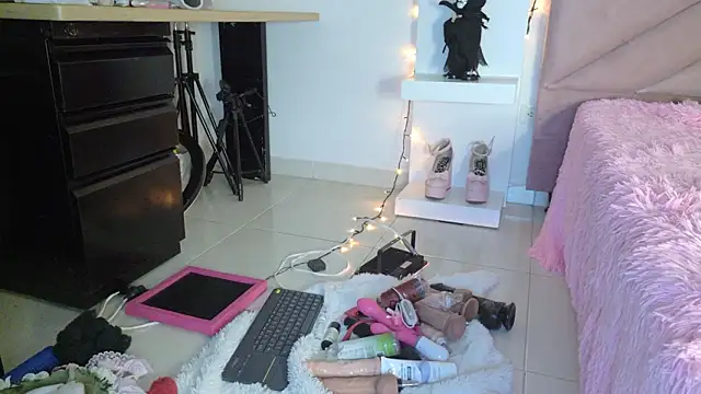 Pertunjukan Kamera Web eva_sin18