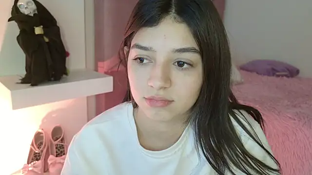 eva_sin18's Live Chat Room