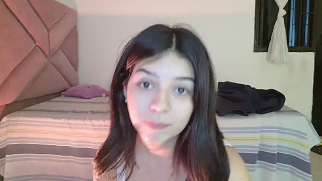 eva_sin18 Adlı Modelin Canlı XXX Sohbeti