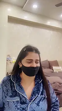 ashwariya23 Webcam-Show