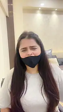 Show modela ashwariya23 na web-kameri