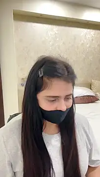 Show modela ashwariya23 na web-kameri