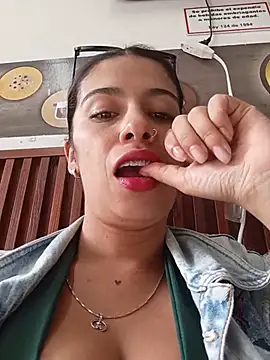 Nathaly_12 Adlı Modelin Canlı XXX Sohbeti