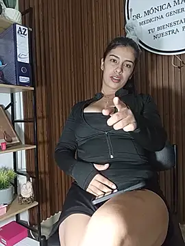 Nathaly_12's Live XXX Chat