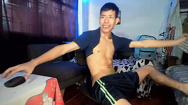 dareck_18 Show in webcam
