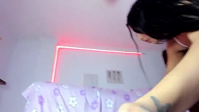 sweet_cinamon's Webcam Show