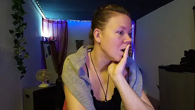 CallMeMaria Live chatroom