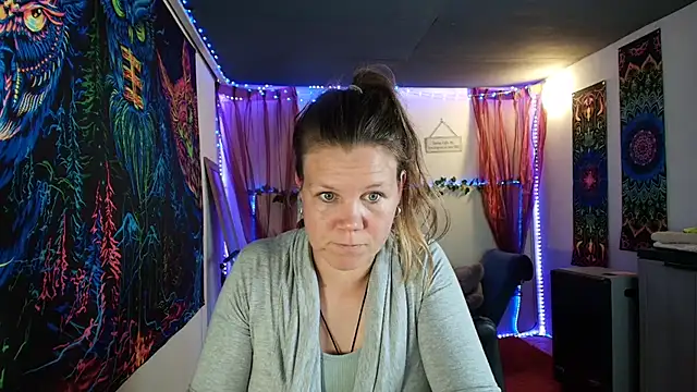 CallMeMaria webcam show