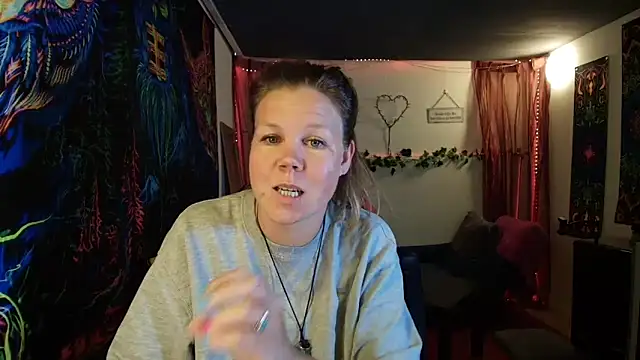 CallMeMaria webcam show