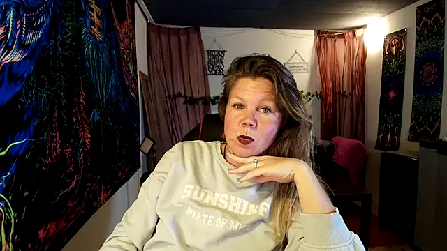 Chat +18 de CallMeMaria ao vivo