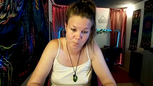 Chat +18 de CallMeMaria ao vivo
