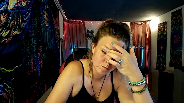 Chat +18 de CallMeMaria ao vivo