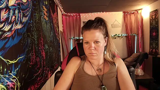 CallMeMaria webcam show
