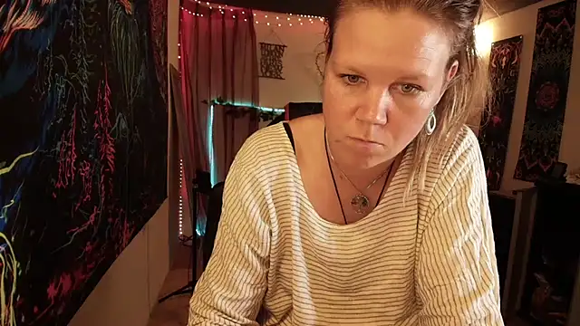 CallMeMarian Webbikameraesitys