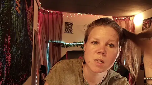 CallMeMaria webcam show