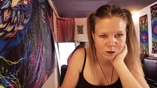 CallMeMaria Webcam Show