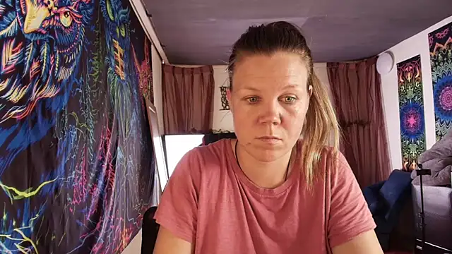 CallMeMarian Webbikameraesitys
