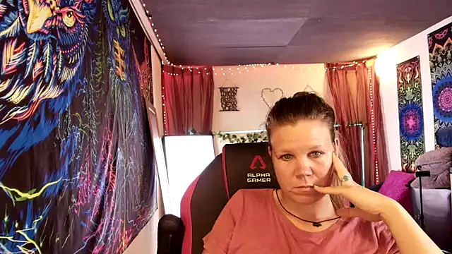CallMeMarian Webbikameraesitys