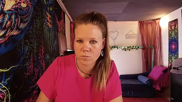 CallMeMarian Webbikameraesitys