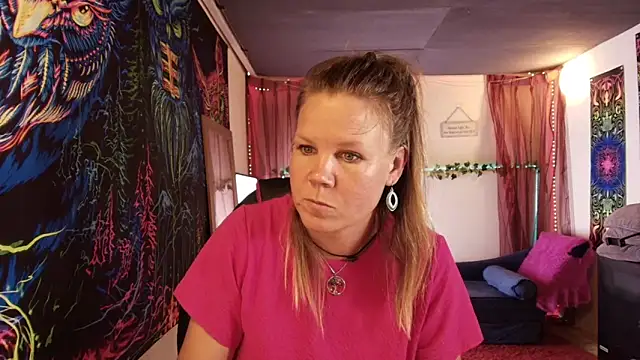 CallMeMarian Webbikameraesitys