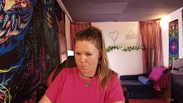 CallMeMarian Webbikameraesitys