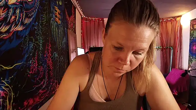 Chat +18 de CallMeMaria ao vivo