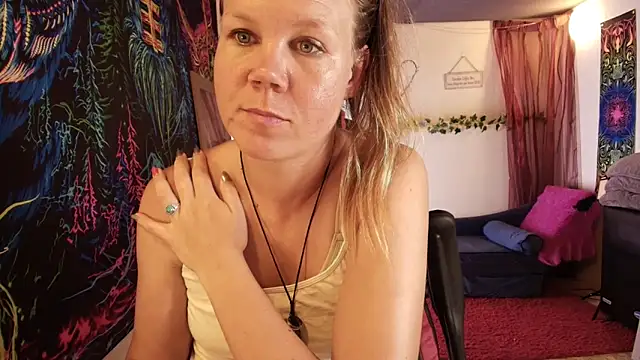 CallMeMaria webcam show