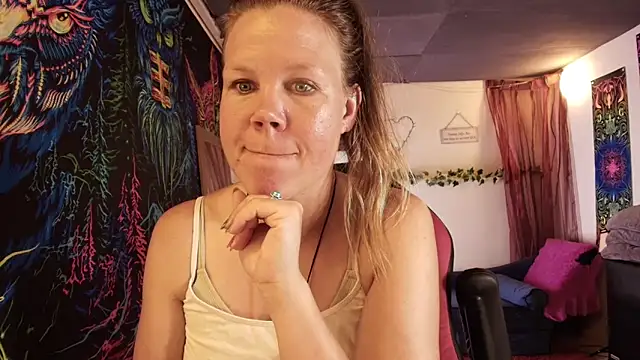 CallMeMarian Webbikameraesitys