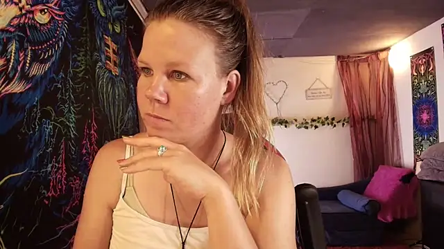 CallMeMaria Webcam Show