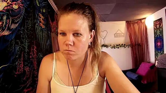 CallMeMaria webcam show