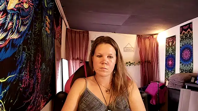 CallMeMaria Adlı Modelin Canlı XXX Sohbeti