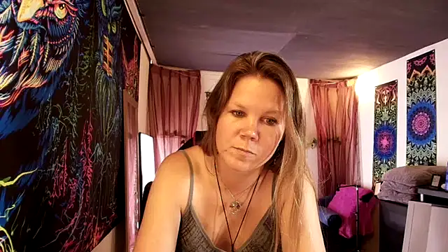 CallMeMaria webcam show