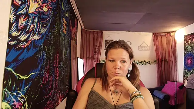CallMeMaria live XXX chat