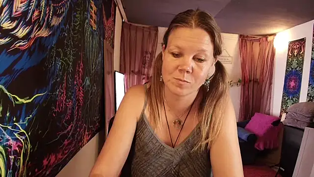 CallMeMarian Webbikameraesitys