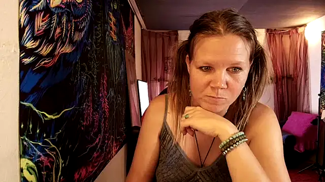 CallMeMaria Webcam Show