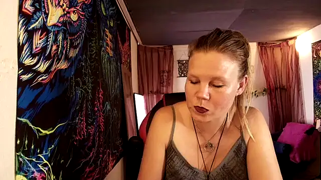 CallMeMaria's Webcam Show