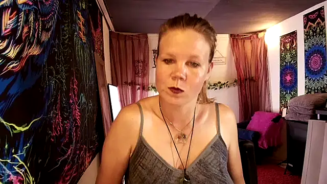 CallMeMaria webcam show