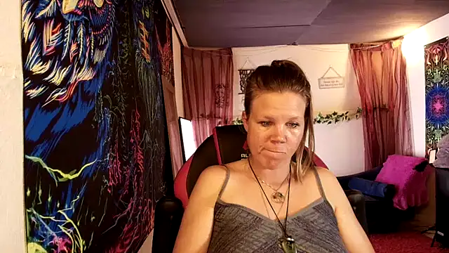 CallMeMarian Webbikameraesitys