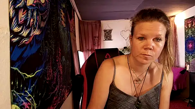 CallMeMaria webcam show