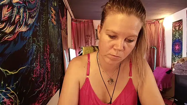 CallMeMarian Webbikameraesitys