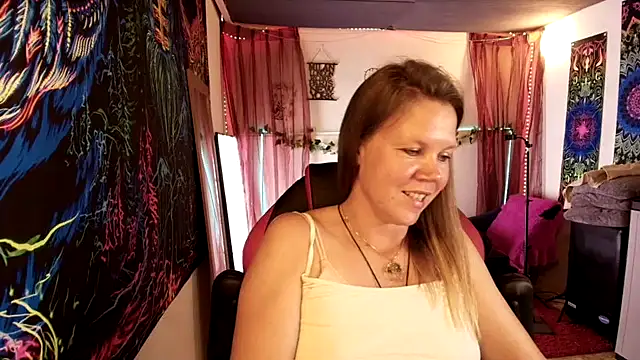 CallMeMarian Webbikameraesitys