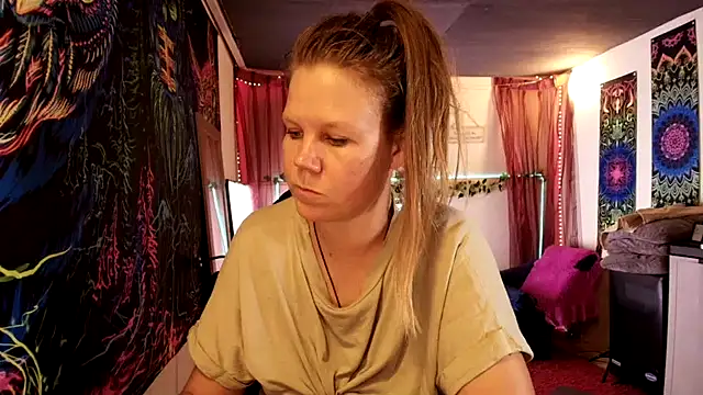 CallMeMaria webcam show
