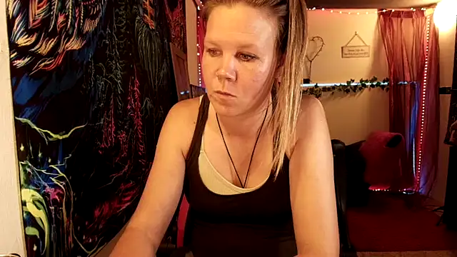 CallMeMarian Webbikameraesitys